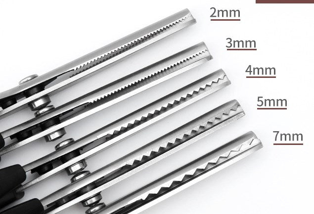 🥳2026 HOT SALE🥳💞50K+ SOLD! ✂️🧵 50% OFF! Serrated Sewing Scissors – zigzag blades stop fabric fraying. Ultra-sharp stainless steel cuts clean to the tip – perfect for quilting, sewing & crafts! 🪡✨