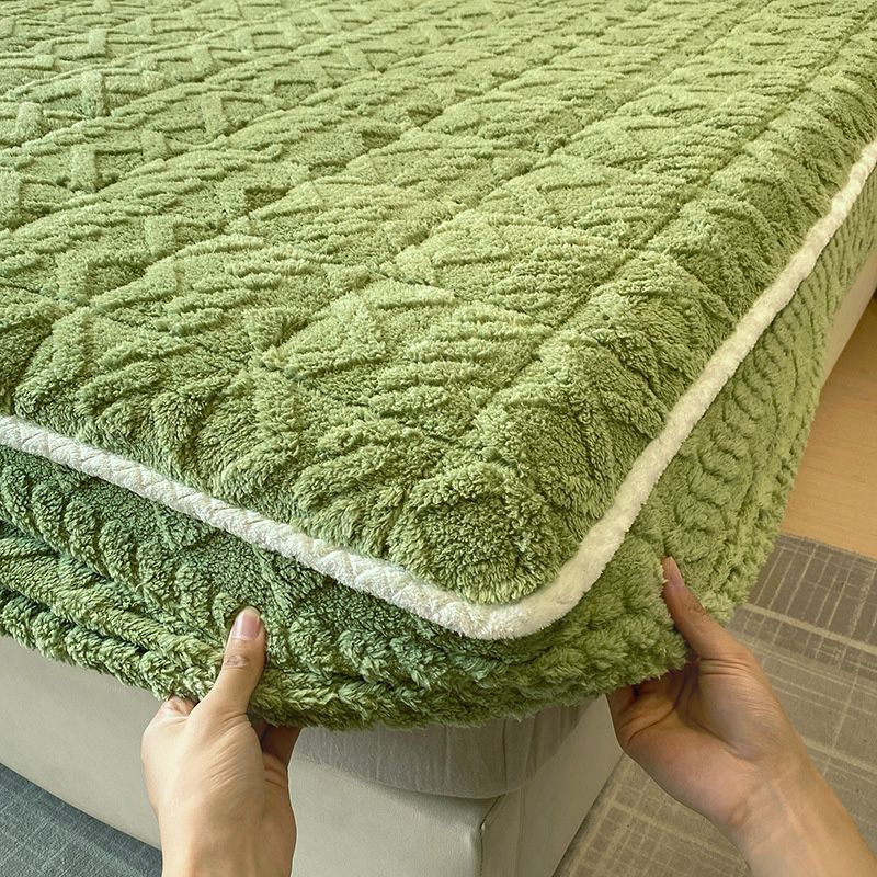 🛏️ 60% OFF! 🎁 WARM FITTED BED SHEET - Brushed Flannel & Deep Pocket (Up to 40cm), Non-Slip Corners for All-Season Comfort - Perfect Gift Idea ❄️🛌
