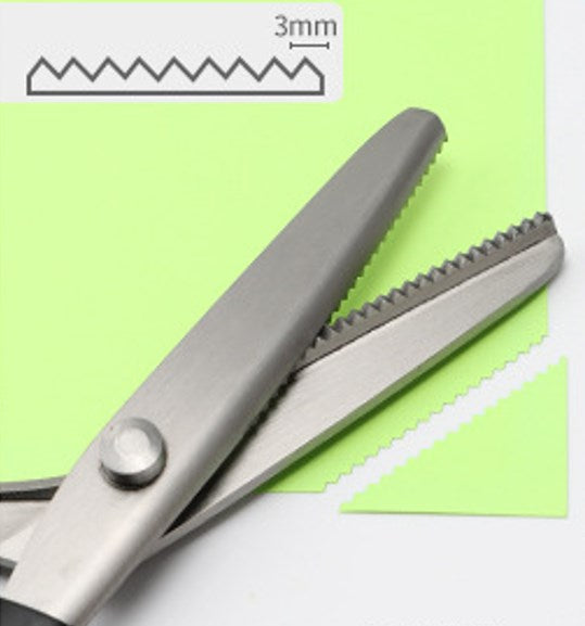 🥳2026 HOT SALE🥳💞50K+ SOLD! ✂️🧵 50% OFF! Serrated Sewing Scissors – zigzag blades stop fabric fraying. Ultra-sharp stainless steel cuts clean to the tip – perfect for quilting, sewing & crafts! 🪡✨