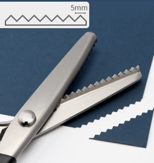🥳2026 HOT SALE🥳💞50K+ SOLD! ✂️🧵 50% OFF! Serrated Sewing Scissors – zigzag blades stop fabric fraying. Ultra-sharp stainless steel cuts clean to the tip – perfect for quilting, sewing & crafts! 🪡✨