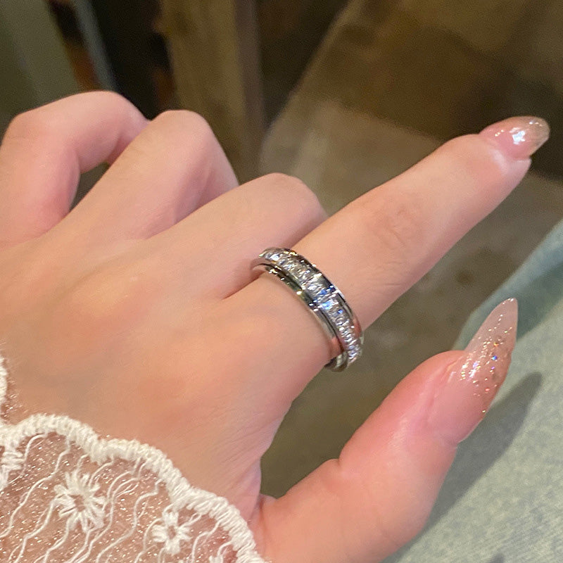 【📍Exquisite Collection📍】Titanium Steel Rotatable Spinner Ring with Zirconia