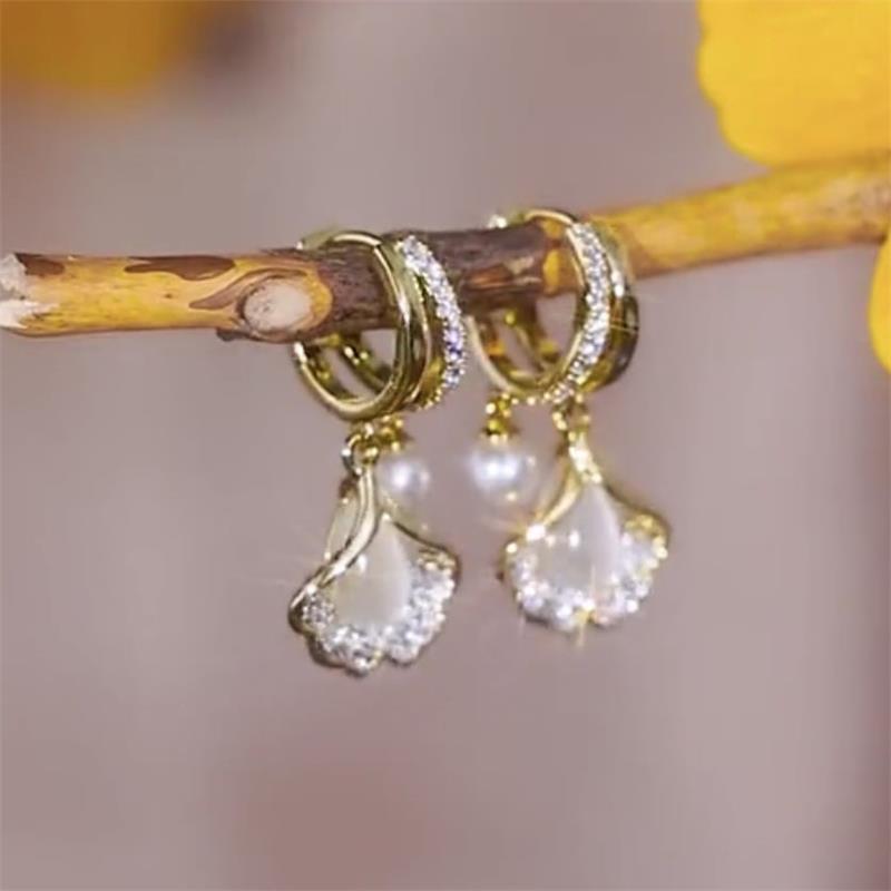 🎁50% OFF NOW!!!🔥Apricot Leaf Pearl Earrings Romantic Valentine's Day Gift