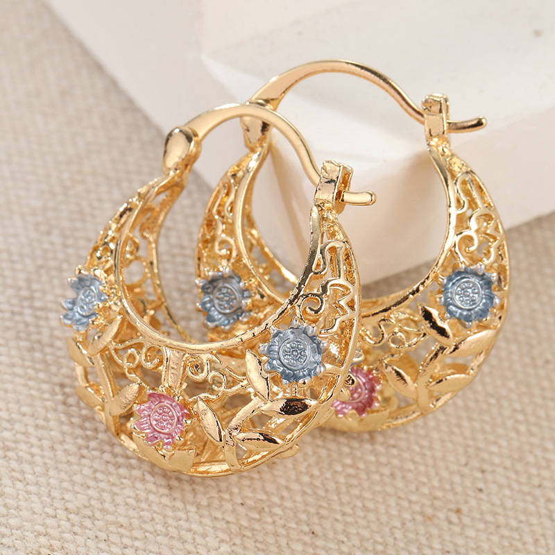 💛 50% OFF NOW! 🌙 Gold-Plated Crescent Hoop Earrings with Enamel Flowers – Delicate, floral charm & perfect for everyday elegance or gifting 🌸