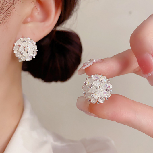 📢📢50% OFF !! ⏰Elegant Sparkling Floral Stud Earrings