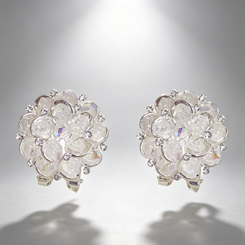 📢📢50% OFF !! ⏰Elegant Sparkling Floral Stud Earrings