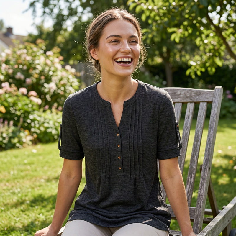 👚✨ Women's Casual V-Neck Pleated Blouse – 50% OFF! Flattering V-neck, delicate pleats, relaxed fit – perfect for work & weekend. 🔥🌸