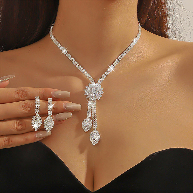 💎Women's Zircon Flower Necklace Earrings Set