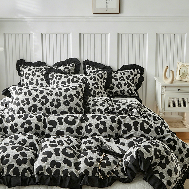 🛏️✨Leopard Print Ruffled Duvet Cover Set