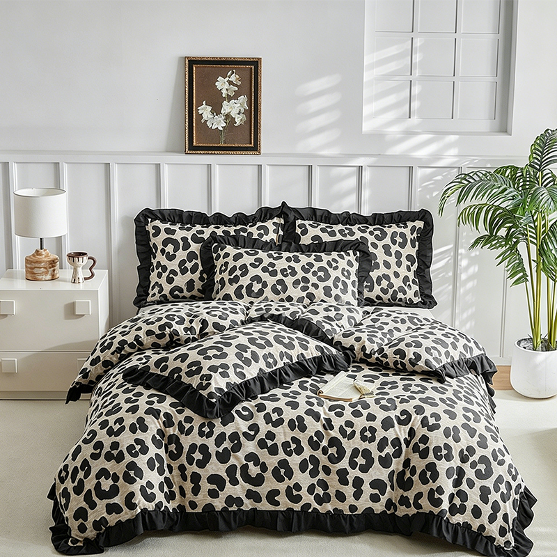 🛏️✨Leopard Print Ruffled Duvet Cover Set