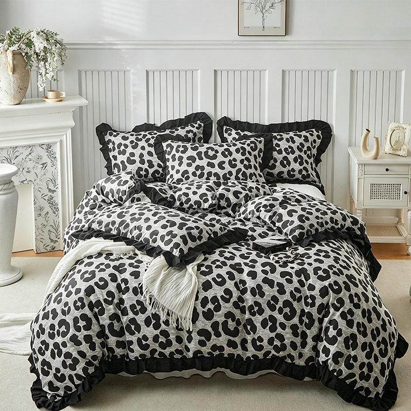 🛏️✨Leopard Print Ruffled Duvet Cover Set